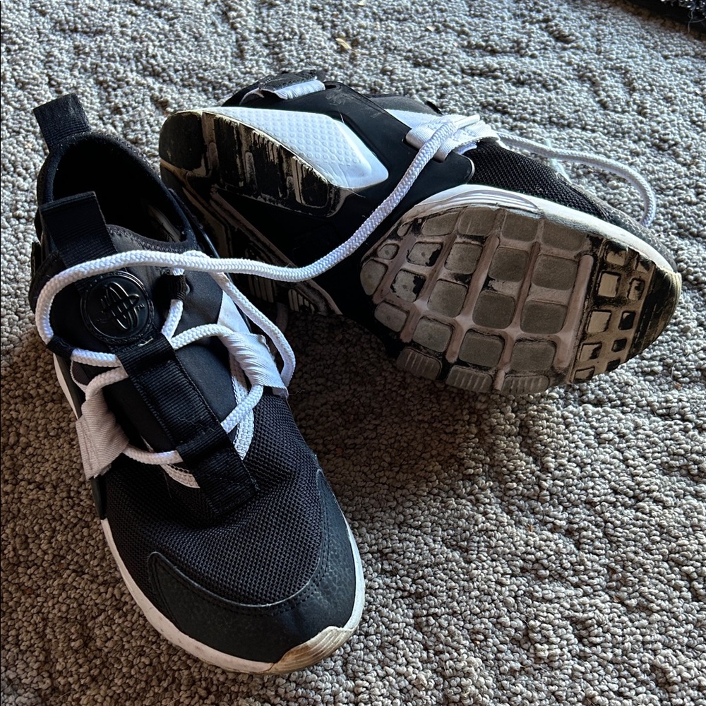 Nike Black and White Athletic Shoes